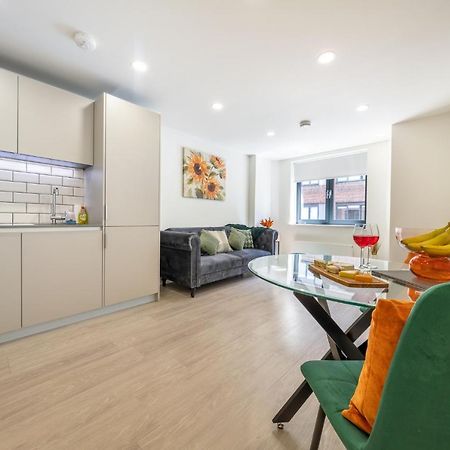 Luxury One Bedroom Serviced Apartment In The Heart Of Bedford Exterior photo