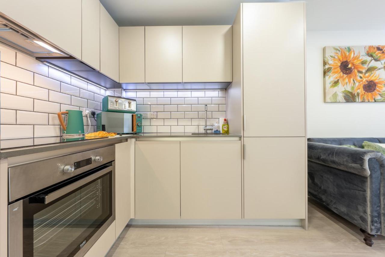Luxury One Bedroom Serviced Apartment In The Heart Of Bedford Exterior photo