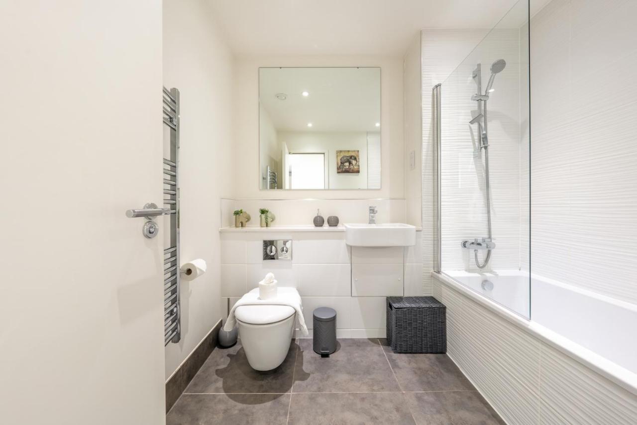 Luxury One Bedroom Serviced Apartment In The Heart Of Bedford Exterior photo