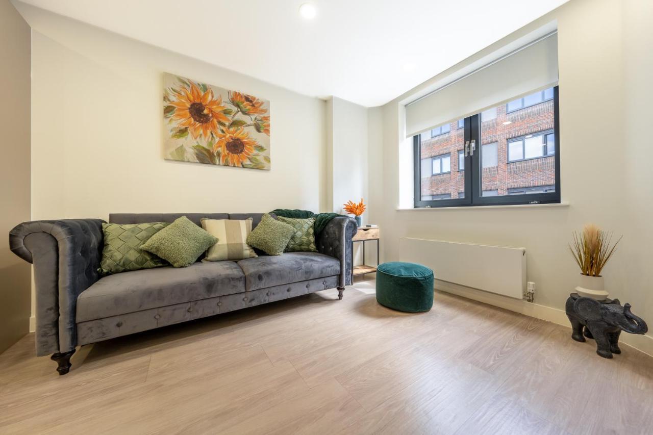 Luxury One Bedroom Serviced Apartment In The Heart Of Bedford Exterior photo