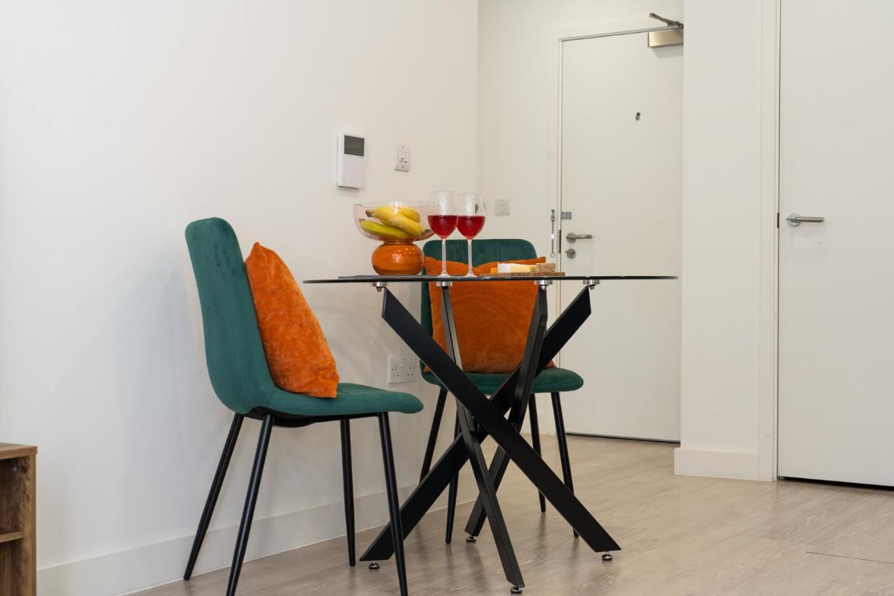 Luxury One Bedroom Serviced Apartment In The Heart Of Bedford Exterior photo