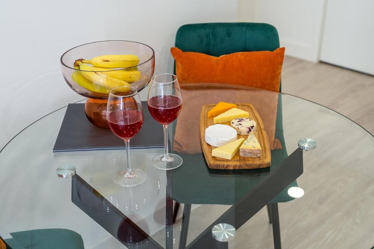Luxury One Bedroom Serviced Apartment In The Heart Of Bedford Exterior photo