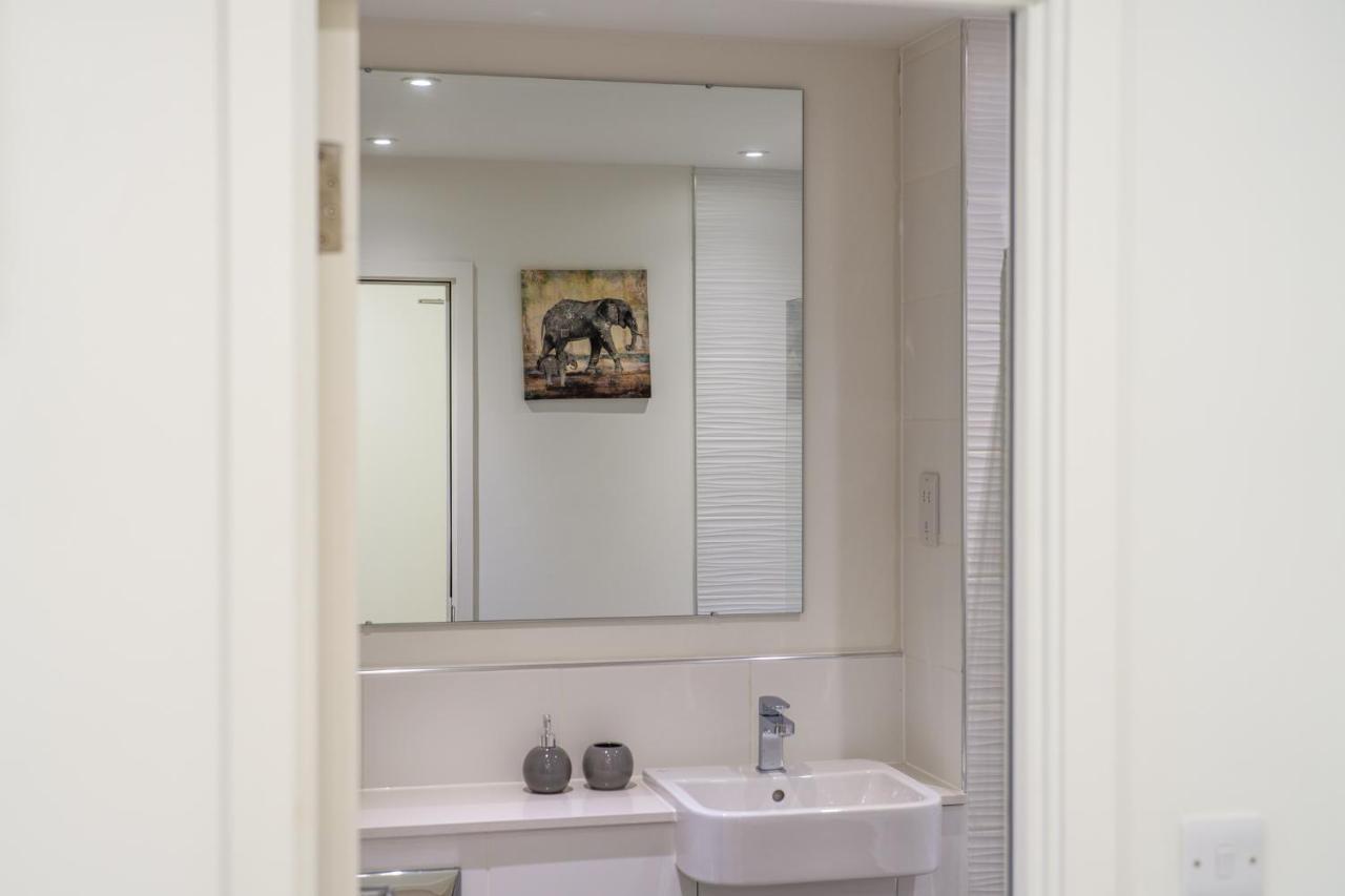 Luxury One Bedroom Serviced Apartment In The Heart Of Bedford Exterior photo